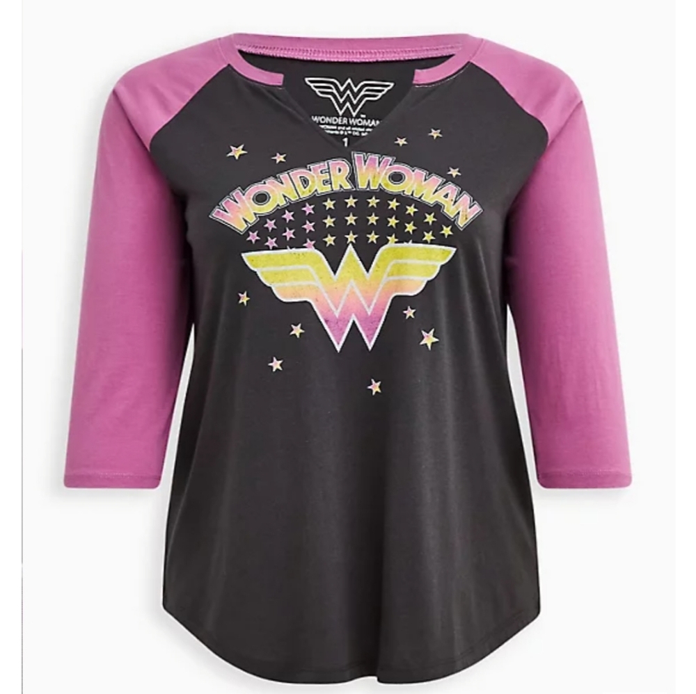 torrid split neck raglan tee wonder woman pink & grey size 0 NWT